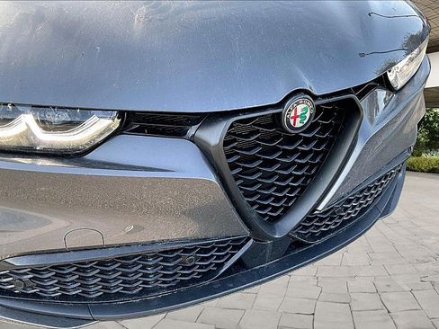 Used 2024 Alfa Romeo Tonale Veloce AWD/4WD image 23