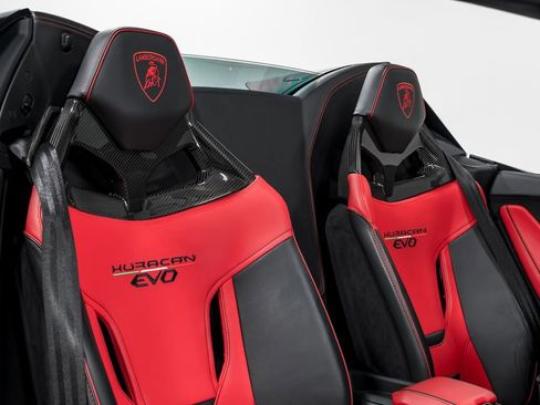 Used 2022 Lamborghini Huracan EVO RWD image 33
