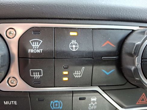 Used 2024 Jeep Wrangler Unlimited Sahara w/ Safety Group image 17