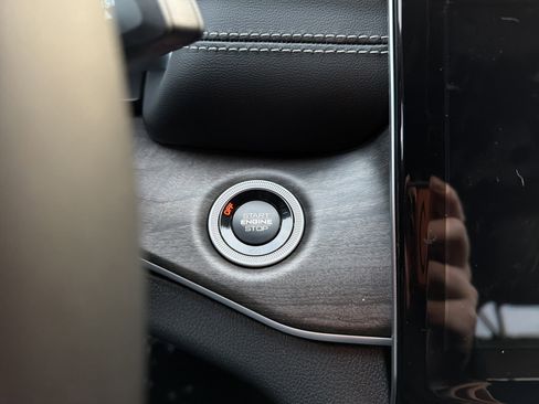 New 2025 Jeep Grand Cherokee Limited w/ Trailer Tow Package image 15