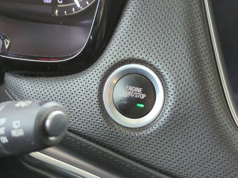 Used 2017 Cadillac XT5 Luxury image 28