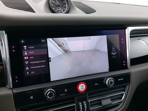 Used 2025 Porsche Macan image 25