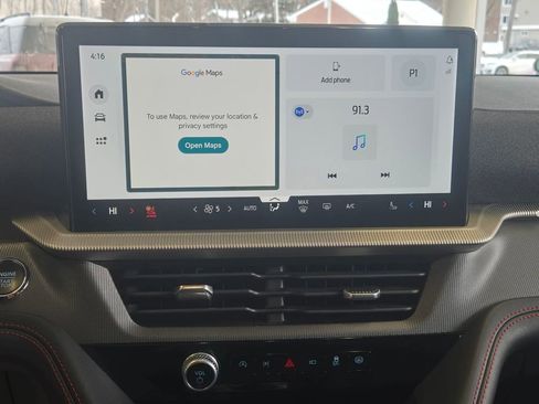 Used 2025 Ford Explorer ST-Line image 21