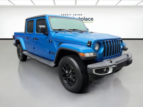 Used 2023 Jeep Gladiator Sport AWD/4WD image 1