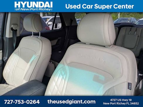Used 2017 Ford Explorer Platinum AWD/4WD image 3