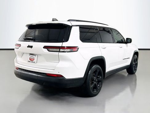 Used 2024 Jeep Grand Cherokee L Laredo RWD image 4