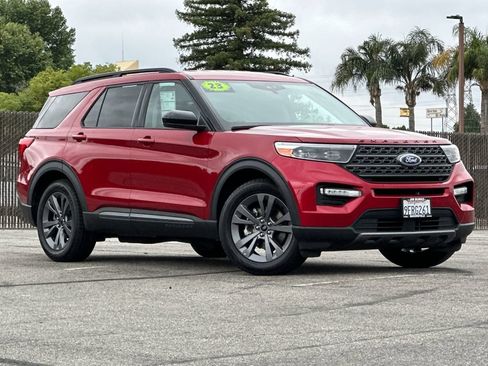 Certified 2023 Ford Explorer XLT w/ Equipment Group 202A RWD image 1