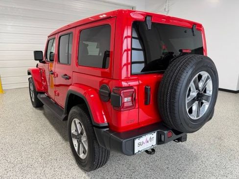 Used 2023 Jeep Wrangler Unlimited Sahara w/ LED Lighting Group AWD/4WD image 5