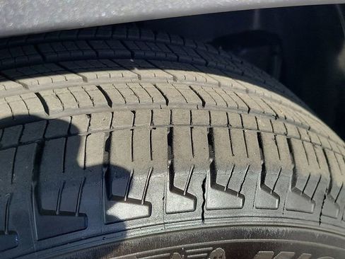 Used 2023 Nissan Frontier SV w/ Tow Package image 24