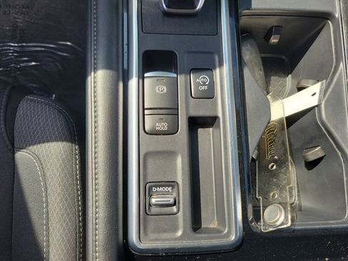 Used 2025 Nissan Pathfinder SV FWD image 23