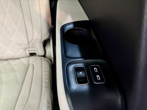 New 2026 Mercedes-Benz GLS 63 AMG 4MATIC image 32