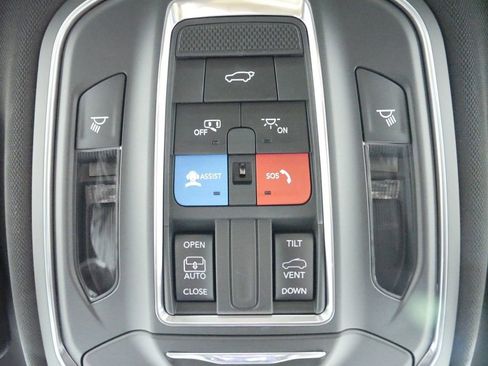 Certified 2024 Jeep Grand Cherokee Altitude image 52