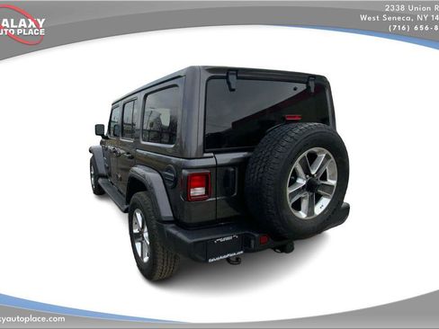 Used 2021 Jeep Wrangler Unlimited Sahara w/ Uconnect 4C Nav & Sound Group image 7