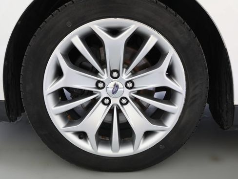 Used 2013 Ford Taurus Limited AWD/4WD image 22