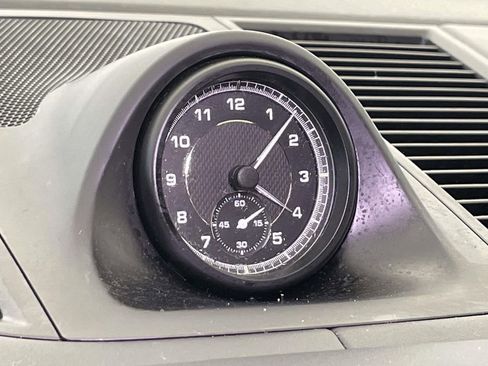 Certified 2023 Porsche Macan Base image 28