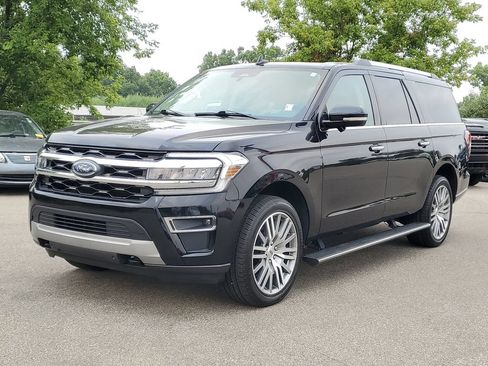 Used 2023 Ford Expedition Max Limited AWD/4WD image 2