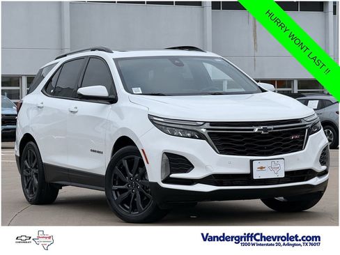 Used 2023 Chevrolet Equinox RS w/ RS Leather Package FWD image 2