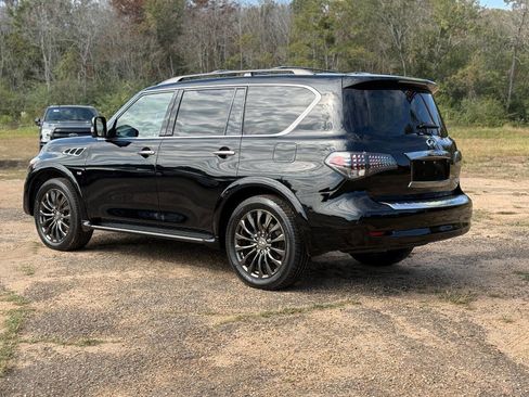 Used 2017 INFINITI QX80 Limited w/ All Season Package image 3