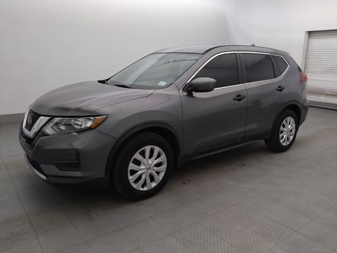 Used 2018 Nissan Rogue S FWD image 2