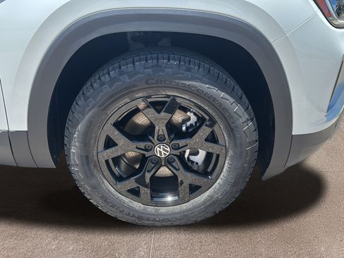 New 2026 Volkswagen Atlas Peak Edition AWD/4WD image 9