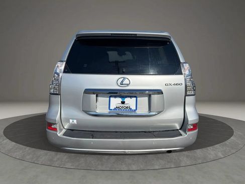 Used 2017 Lexus GX 460 Luxury w/ Preferred Accessory Package AWD/4WD image 4