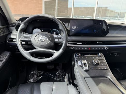 Used 2024 Hyundai Palisade Limited image 16