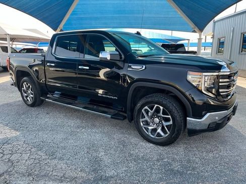 Used 2024 GMC Sierra 1500 SLT AWD/4WD image 3