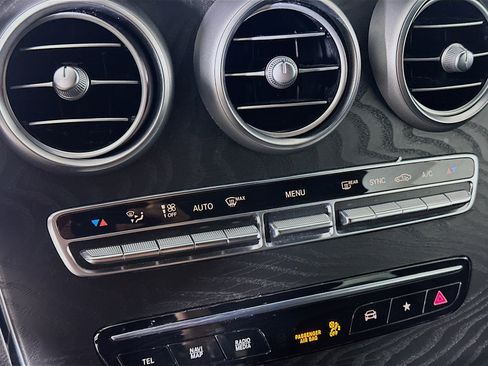 Used 2022 Mercedes-Benz GLC 300 image 22