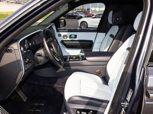 Certified 2022 Rolls-Royce Cullinan w/ Cullinan Package AWD/4WD image 29