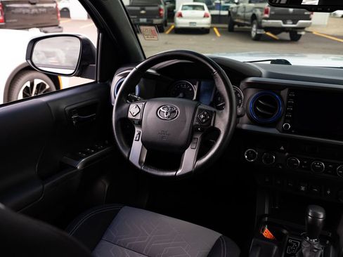 Used 2023 Toyota Tacoma TRD Off-Road w/ Technology Package AWD/4WD image 11