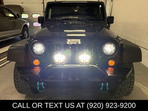 Used 2017 Jeep Wrangler Unlimited Rubicon AWD/4WD image 2