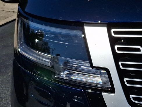 Used 2024 Land Rover Range Rover Autobiography AWD/4WD image 8