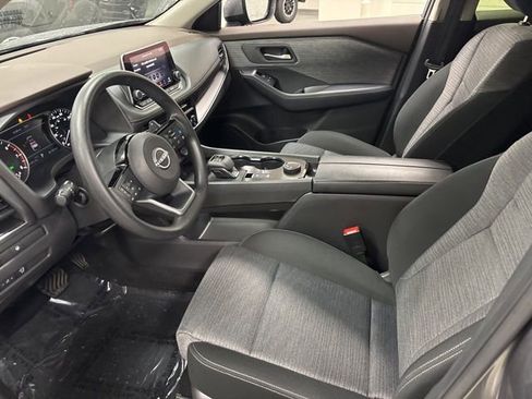 Used 2023 Nissan Rogue SV image 14