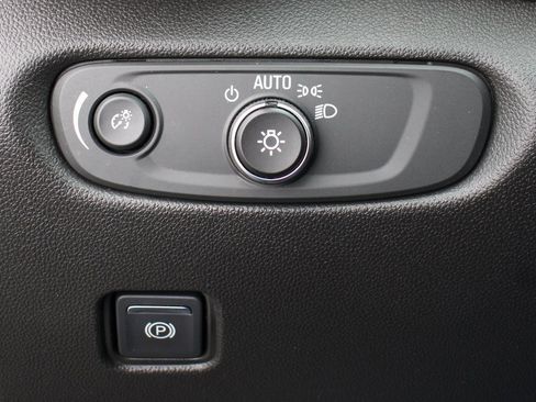 Used 2019 Chevrolet Blazer LT image 18