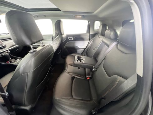 Used 2022 Jeep Compass Latitude w/ Sun and Sound Group image 23