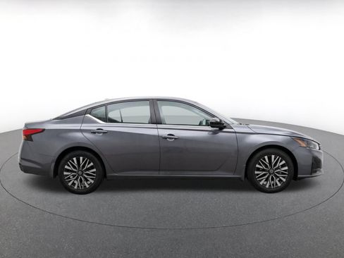 Used 2026 Nissan Altima 2.5 SV FWD image 10