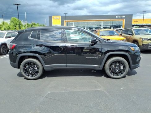New 2026 Jeep Compass Latitude AWD/4WD image 17