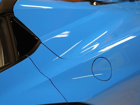 Used 2021 Chevrolet Corvette Stingray Convertible w/ Z51 Performance Package image 16