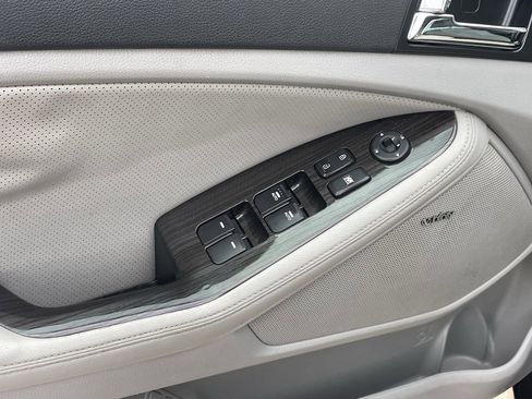 Used 2011 Kia Optima EX image 10