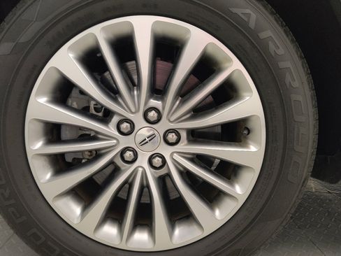 Used 2018 Lincoln MKX Select w/ Select Plus Package image 31