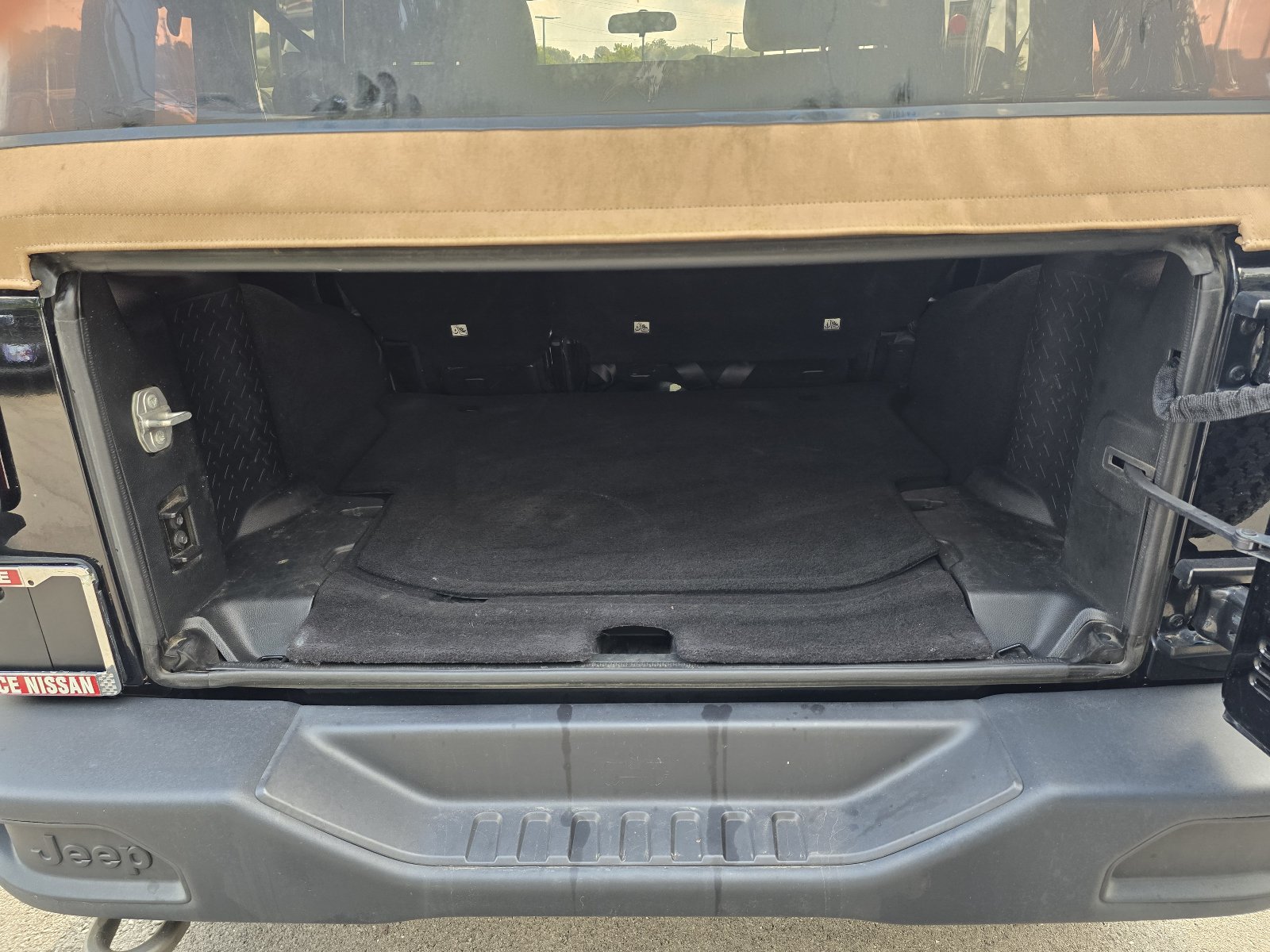 Used 2018 Jeep Wrangler Unlimited Sport AWD/4WD image 26