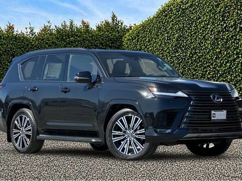 New 2026 Lexus LX 600 4WD w/ Luxury Package image 2