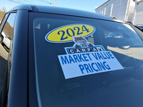 Used 2024 Mitsubishi Outlander SE image 9