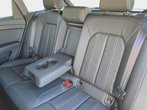 Used 2023 Audi Q4 e-tron Premium Plus w/ Premium Plus image 18