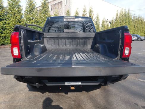 Used 2017 Chevrolet Silverado 1500 LTZ Z71 w/ LTZ Plus Package AWD/4WD image 13