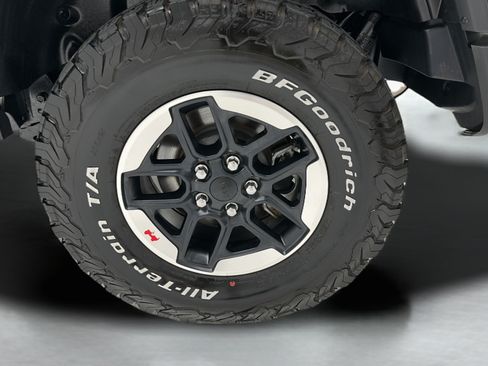 Used 2022 Jeep Wrangler Unlimited Rubicon w/ Cold Weather Group AWD/4WD image 8
