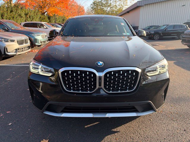Used 2023 BMW X4 xDrive30i w/ Premium Package AWD/4WD image 3