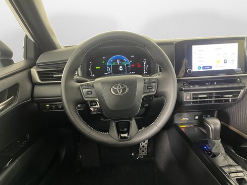 Certified 2025 Toyota Camry SE image 12