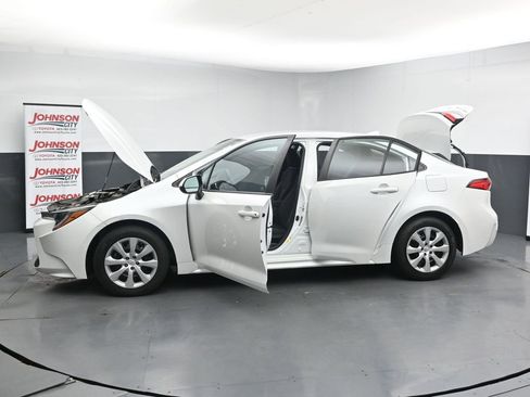Used 2022 Toyota Corolla LE FWD image 28