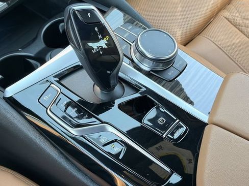 Used 2023 BMW 530e w/ Premium Package RWD image 30